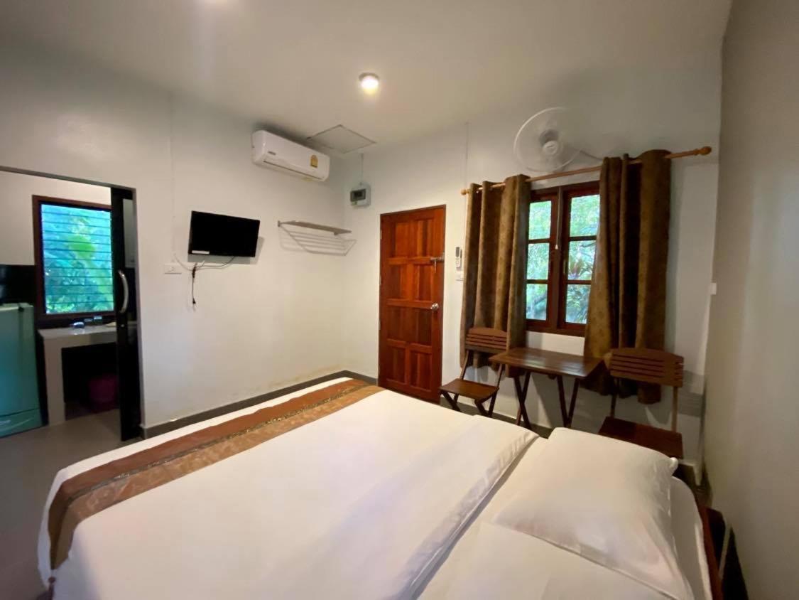 Coconut Bungalow Nai Yang Beach Exteriör bild