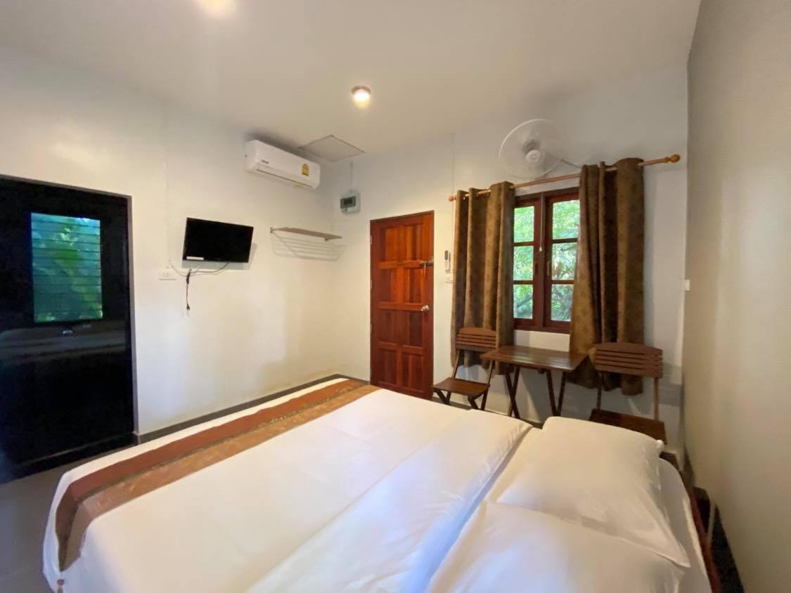 Coconut Bungalow Nai Yang Beach Exteriör bild