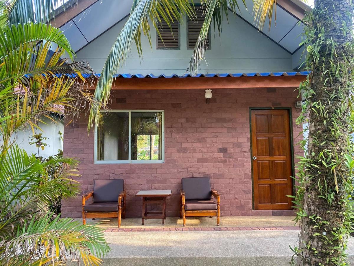 Coconut Bungalow Nai Yang Beach Exteriör bild