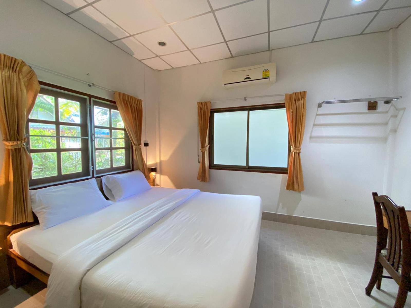 Coconut Bungalow Nai Yang Beach Exteriör bild