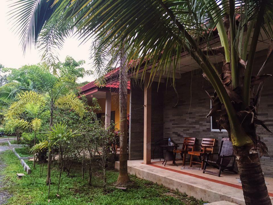 Coconut Bungalow Nai Yang Beach Exteriör bild