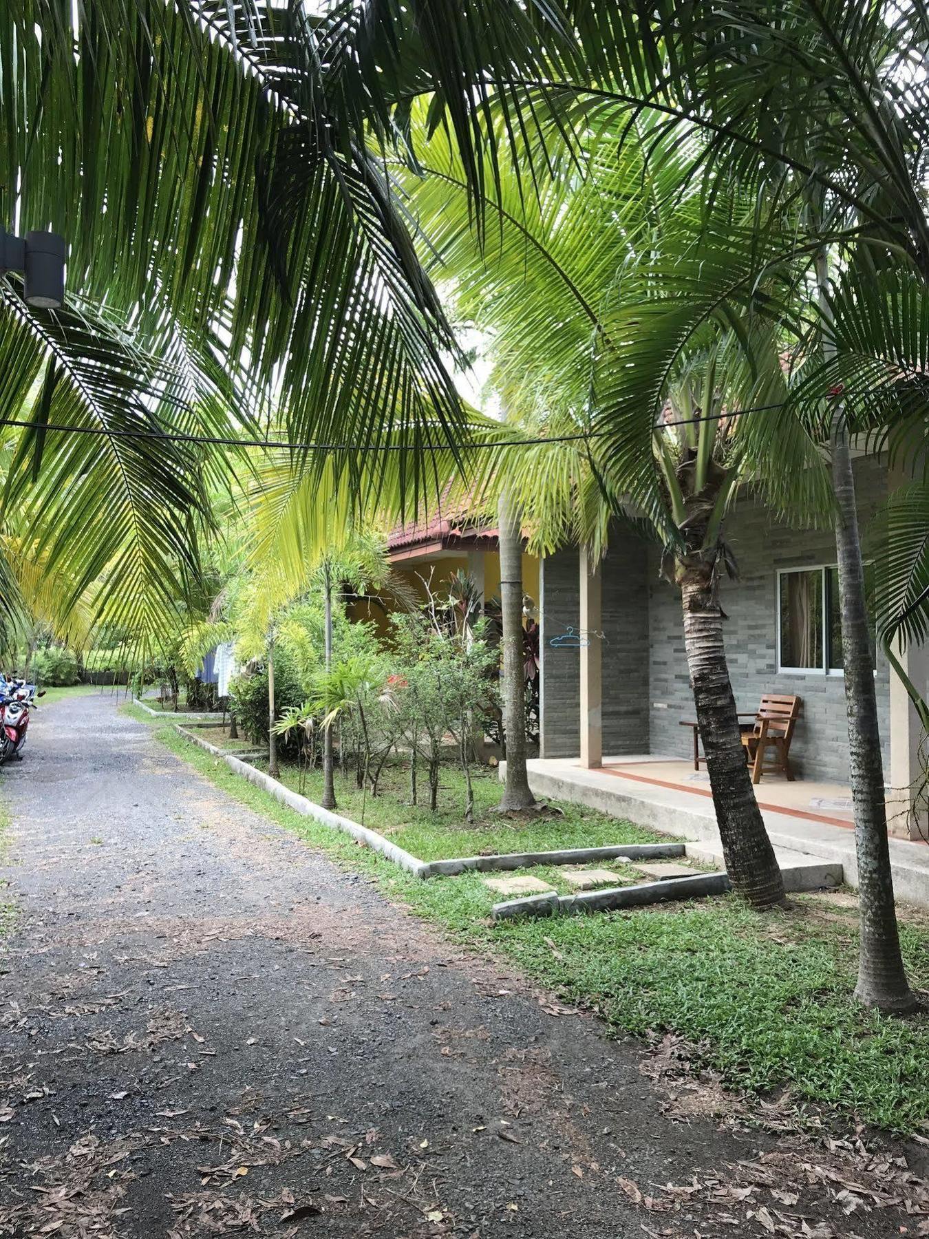 Coconut Bungalow Nai Yang Beach Exteriör bild