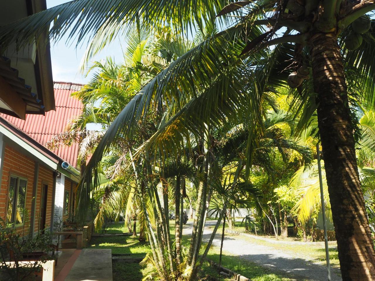 Coconut Bungalow Nai Yang Beach Exteriör bild