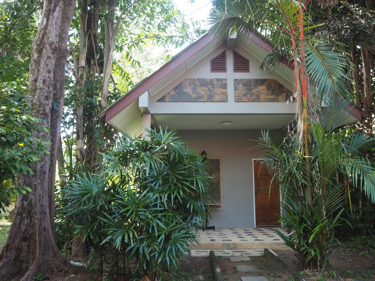 Coconut Bungalow Nai Yang Beach Exteriör bild